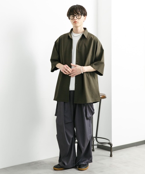 SENSE OF PLACE by URBAN RESEARCH（センスオブプレイスバイアーバンリサーチ）の「『ユニセックス』『イージーケア』エクストラルーズショートスリーブシャツ（シャツ/ブラウス・メンズ・チャコールグレー/ライトベージュ/グリーン・MEDIUM/LARGE）」の12枚目の写真