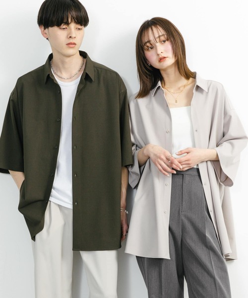 SENSE OF PLACE by URBAN RESEARCH（センスオブプレイスバイアーバンリサーチ）の「『ユニセックス』『イージーケア』エクストラルーズショートスリーブシャツ（シャツ/ブラウス・メンズ・チャコールグレー/ライトベージュ/グリーン・MEDIUM/LARGE）」の15枚目の写真