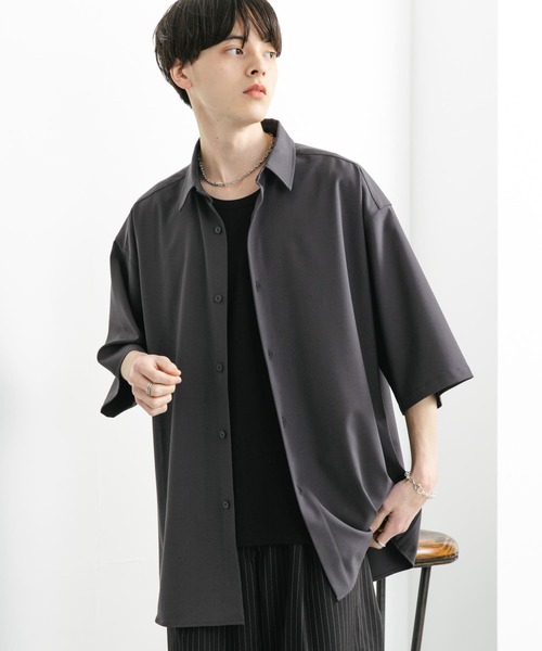 SENSE OF PLACE by URBAN RESEARCH（センスオブプレイスバイアーバンリサーチ）の「『ユニセックス』『イージーケア』エクストラルーズショートスリーブシャツ（シャツ/ブラウス・メンズ・チャコールグレー/ライトベージュ/グリーン・MEDIUM/LARGE）」の7枚目の写真