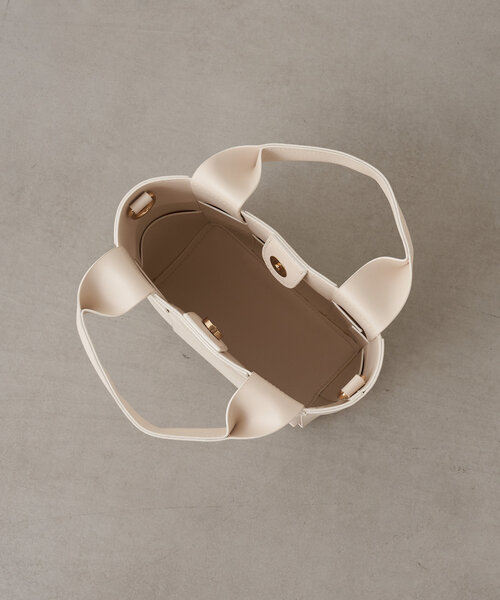 Jena espace merveilleux(ジェナ エスパスメルヴェイユ)の「4WAY巾着バッグ(トートバッグ・レディース・アイボリー/ブラック・FREE)」の7枚目の写真