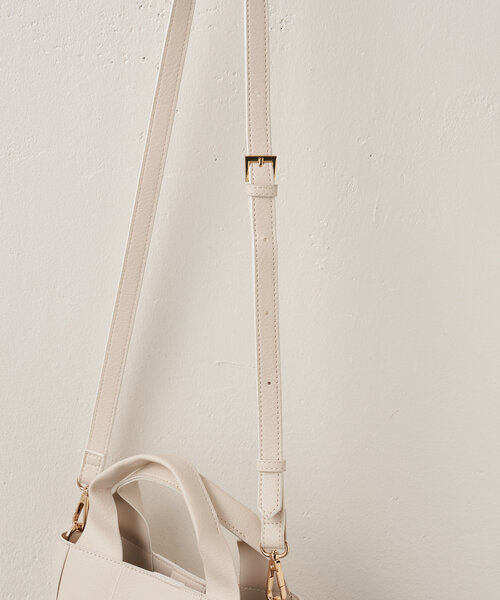 Jena espace merveilleux(ジェナ エスパスメルヴェイユ)の「4WAY巾着バッグ(トートバッグ・レディース・アイボリー/ブラック・FREE)」の21枚目の写真