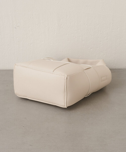 Jena espace merveilleux(ジェナ エスパスメルヴェイユ)の「4WAY巾着バッグ(トートバッグ・レディース・アイボリー/ブラック・FREE)」の17枚目の写真