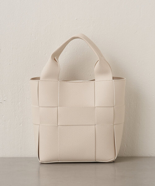 Jena espace merveilleux(ジェナ エスパスメルヴェイユ)の「4WAY巾着バッグ(トートバッグ・レディース・アイボリー/ブラック・FREE)」の13枚目の写真