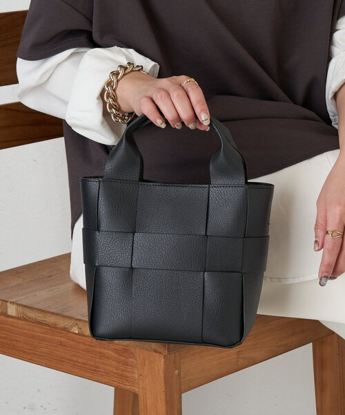 Jena espace merveilleux(ジェナ エスパスメルヴェイユ)の「4WAY巾着バッグ(トートバッグ・レディース・アイボリー/ブラック・FREE)」の14枚目の写真