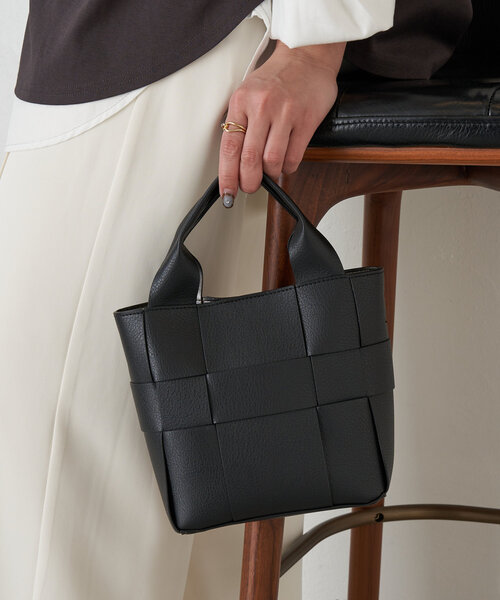 Jena espace merveilleux(ジェナ エスパスメルヴェイユ)の「4WAY巾着バッグ(トートバッグ・レディース・アイボリー/ブラック・FREE)」の15枚目の写真