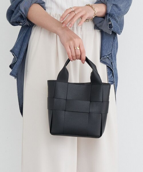 Jena espace merveilleux(ジェナ エスパスメルヴェイユ)の「4WAY巾着バッグ(トートバッグ・レディース・アイボリー/ブラック・FREE)」の16枚目の写真