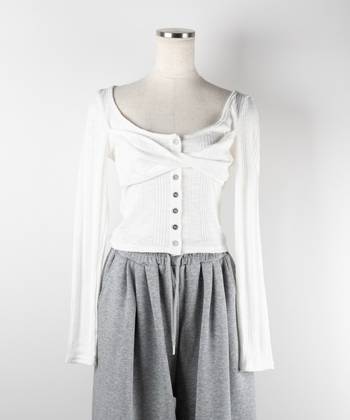me+em select(ミームセレクト)の「※※【 3color 】フロントボタンオープンネックリブカットソートップス / front button open neck ribbed cutsew tops(Tシャツ/カットソー・レディース・ブラック/グレー/ホワイト・FREE)」の7枚目の写真
