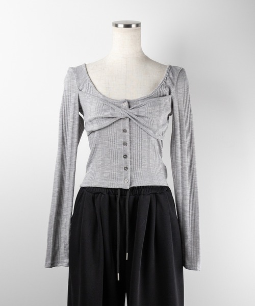 me+em select(ミームセレクト)の「※※【 3color 】フロントボタンオープンネックリブカットソートップス / front button open neck ribbed cutsew tops(Tシャツ/カットソー・レディース・ブラック/グレー/ホワイト・FREE)」の8枚目の写真