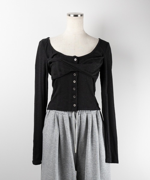 me+em select(ミームセレクト)の「※※【 3color 】フロントボタンオープンネックリブカットソートップス / front button open neck ribbed cutsew tops(Tシャツ/カットソー・レディース・ブラック/グレー/ホワイト・FREE)」の9枚目の写真