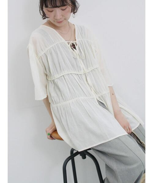 Samansa Mos2 blue（サマンサモスモスブルー）の「リボンギャザーティアードブラウス（シャツ/ブラウス・レディース・ブラック/キナリ/ピンク・F）」の2枚目の写真