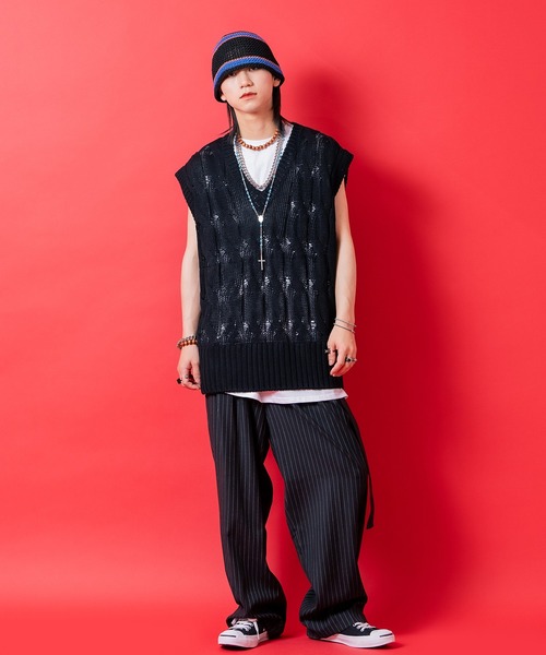a.p.o.v.(エーピーオービー)の「a.p.o.v. ケーブルニットオーバーサイズVネックベスト(ベスト・メンズ・ブラック/ホワイト/ピンク/ブルー・ONESIZE)」の12枚目の写真