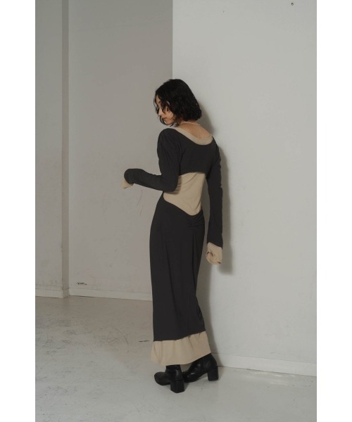 Knuth Marf(クヌースマーフ)の「2way layered one piece(ワンピース・レディース・ブラック/グレイッシュベージュ・SMALL/MEDIUM/X-SMALL)」の2枚目の写真