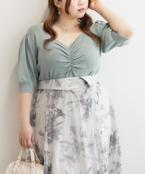 CLETTE(クレット)の「シャーリングハートネック半袖ニット(ニット/セーター・レディース・ピンク/グリーン/パープル/イエロー/ブラック/レッド/ブルー/オフホワイト・LL/4L/3L)」の3枚目の写真