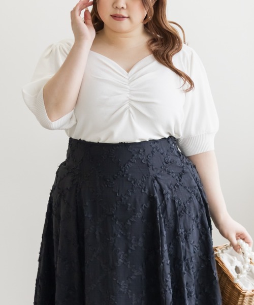 CLETTE(クレット)の「シャーリングハートネック半袖ニット(ニット/セーター・レディース・ピンク/グリーン/パープル/イエロー/ブラック/レッド/ブルー/オフホワイト・LL/4L/3L)」の9枚目の写真