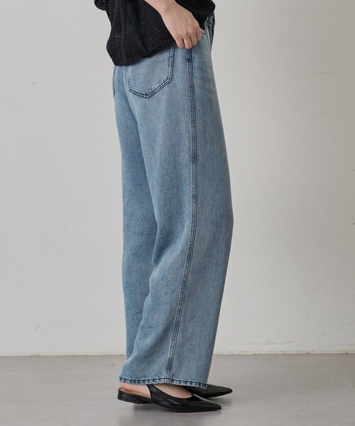 LOUNGEDRESS（ラウンジドレス）の「ライトドロストデニムパンツ（デニムパンツ・レディース・ブルー・SMALL/MEDIUM）」の11枚目の写真