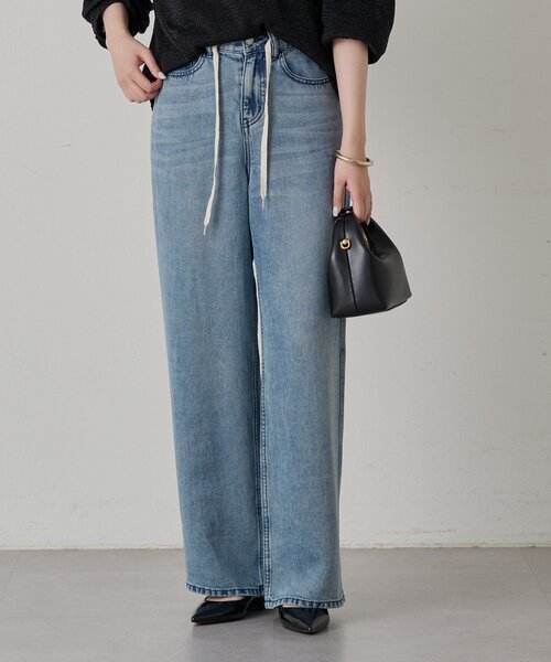 LOUNGEDRESS（ラウンジドレス）の「ライトドロストデニムパンツ（デニムパンツ・レディース・ブルー・SMALL/MEDIUM）」の2枚目の写真