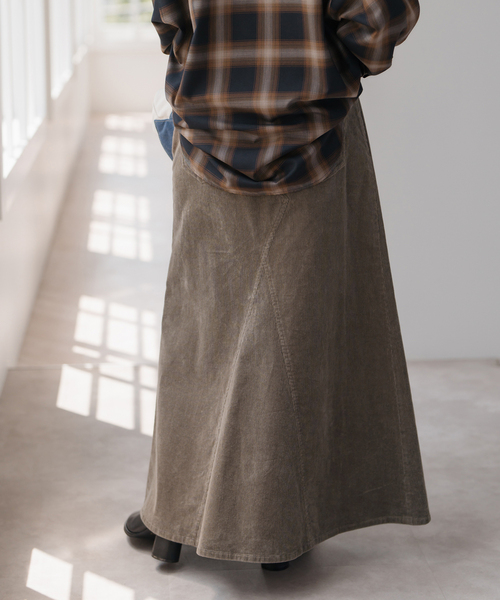 Spick & Span(スピックアンドスパン)の「ストレッチコーデュロイスカート(スカート・レディース・ブラウン系その他/カーキ・36/38/40)」の13枚目の写真