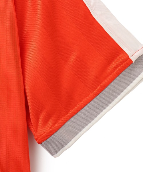 NIKE（ナイキ）の「NIKE AS W NSW V NECK JERSEY / ナイキ ウィメンズ Vネック ジャージー トップ【SP】（ジャージ・レディース・ブラック/アイボリー/レッド・S/L/M）」の19枚目の写真