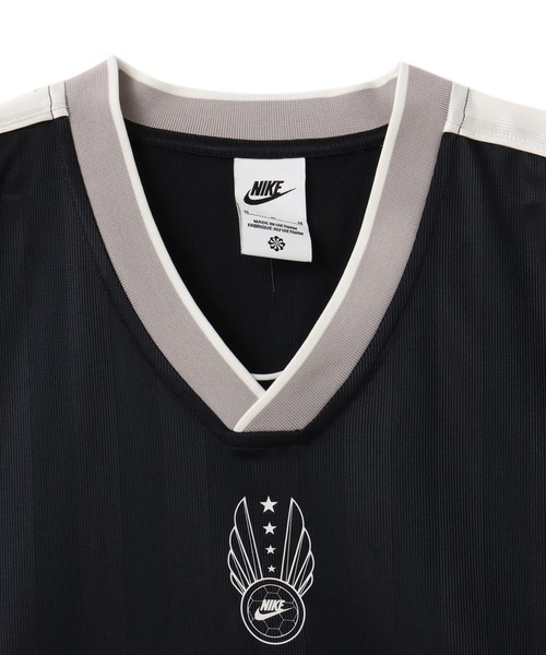 NIKE（ナイキ）の「NIKE AS W NSW V NECK JERSEY / ナイキ ウィメンズ Vネック ジャージー トップ【SP】（ジャージ・レディース・ブラック/アイボリー/レッド・S/L/M）」の13枚目の写真