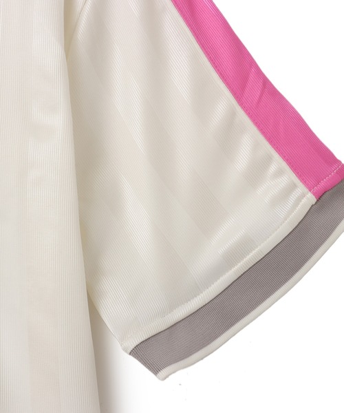 NIKE（ナイキ）の「NIKE AS W NSW V NECK JERSEY / ナイキ ウィメンズ Vネック ジャージー トップ【SP】（ジャージ・レディース・ブラック/アイボリー/レッド・S/L/M）」の9枚目の写真
