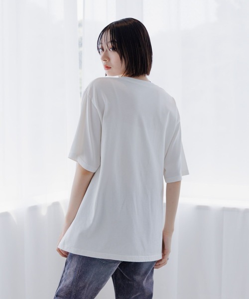 Anui(アニュイ)の「【UNISEX/2サイズ展開】ビンテージエンジェルTシャツ(Tシャツ/カットソー・レディース・オフホワイト/ブラック・MEDIUM/LARGE)」の5枚目の写真