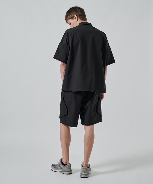 WHITE MOUNTAINEERING（ホワイトマウンテニアリング）の「【White Mountaineering】別注 BLK WIDE CARGO SHORT PANTS（その他パンツ・メンズ・ブラック・1/000/2）」の4枚目の写真
