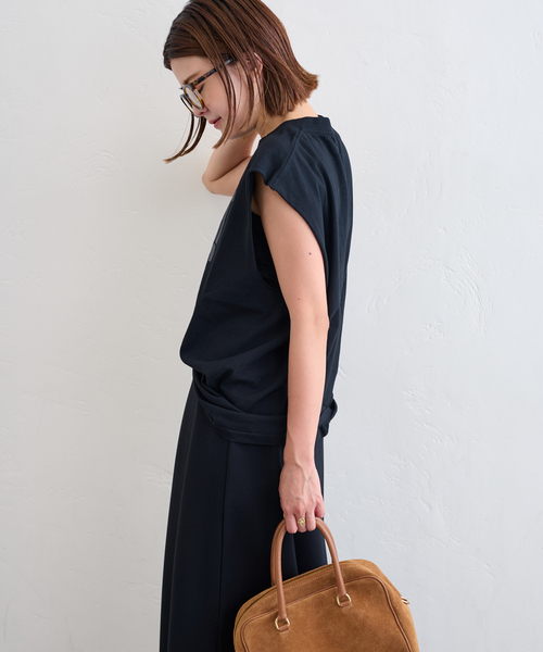 U by SPICK&SPAN（ユーバイスピックアンドスパン）の「SCREEN STARS/スクリーンスターズ 別注ロゴノースリーブ（Tシャツ/カットソー・レディース・ブラック/ホワイト/チャコールグレー・FREE）」の6枚目の写真