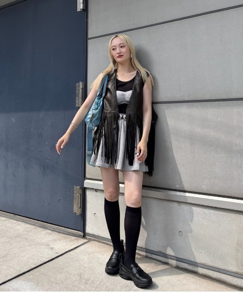 Ameri（アメリ）の「BOX TUCK MINI SKIRT（スカート・レディース・ブラック/グレー・SMALL/MEDIUM）」の8枚目の写真