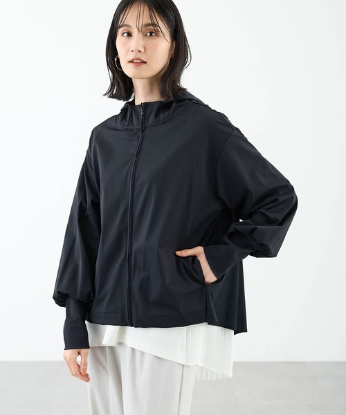 A/C DESIGN BY ALPHA CUBIC(エーシーデザインバイアルファキュービック)の「メッシュ切替えラッシュパーカー【接触冷感・UVカット・撥水】(パーカー・レディース・ライトグレー/ブラック・M/L)」の3枚目の写真