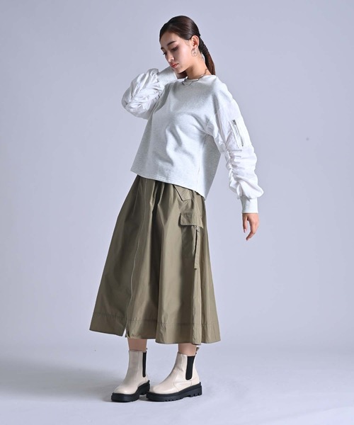 Anside(アンサイド)の「ギャザースリーブスエットプルオーバー(スウェット・レディース・オフホワイト/ブラック/ネイビー・M)」の9枚目の写真