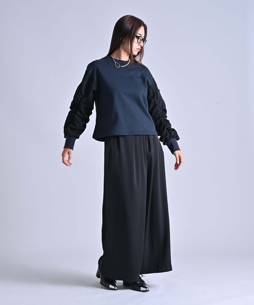 Anside(アンサイド)の「ギャザースリーブスエットプルオーバー(スウェット・レディース・オフホワイト/ブラック/ネイビー・M)」の15枚目の写真