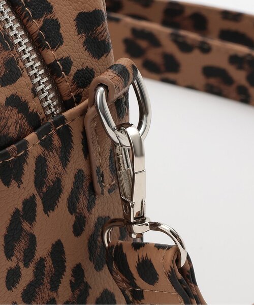 LOVETOXIC（ラブトキシック）の「ハンドルバックルミニボストン（ボストンバッグ・キッズ・ブラック/カラフル/オフホワイト/レッド・F）」の8枚目の写真