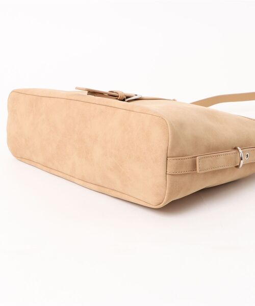 archives（アルシーヴ）の「スエードバックルＢＩＧバッグ（ショルダーバッグ・レディース・ベージュ/ブラウン・FREE）」の20枚目の写真