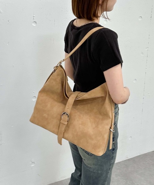 archives（アルシーヴ）の「スエードバックルＢＩＧバッグ（ショルダーバッグ・レディース・ベージュ/ブラウン・FREE）」の15枚目の写真