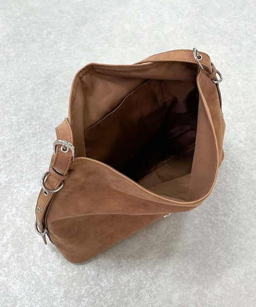 archives（アルシーヴ）の「スエードバックルＢＩＧバッグ（ショルダーバッグ・レディース・ベージュ/ブラウン・FREE）」の7枚目の写真