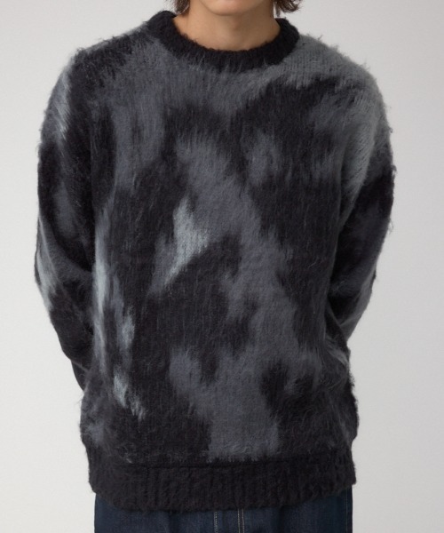 AZUL by moussy（アズールバイマウジー）の「起毛総柄ニット（ニット/セーター・メンズ・ブラック系その他/ブラウン系その他/ブルー系その他3・MEDIUM/LARGE）」の2枚目の写真
