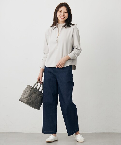 J.PRESS(ジェイプレス)の「【WEB限定】シアーストレッチフライス メローネック シアー カットソー(Tシャツ/カットソー・レディース・ダークブラウン系/ベージュ系/ブラック系/アイボリー系・T15/T13)」の9枚目の写真