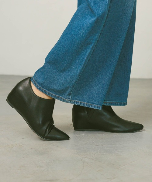 BAYFLOW（ベイフロー）の「フレフィットインヒールブーティ（ブーツ・レディース・ガンメタ/ブラック・LARGE/MEDIUM）」の4枚目の写真