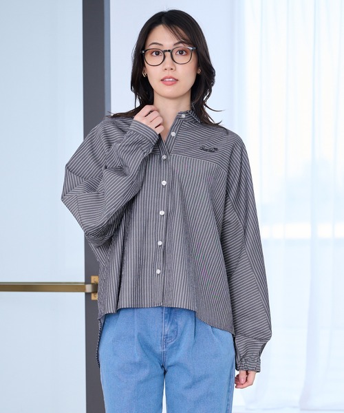 Arnold Palmer（アーノルドパーマー）の「イージーケア ストライプ シャツブラウス（シャツ/ブラウス・レディース・ブラック/ブルー/サックスブルー・L/M/S）」の2枚目の写真