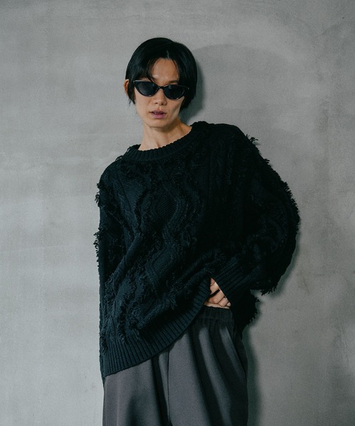 LEPSIM(レプシィム)の「5ゲージケーブルフリンジプルオーバー 595641(ニット/セーター・レディース・ブラック/カーキ/オフホワイト・FREE)」の2枚目の写真