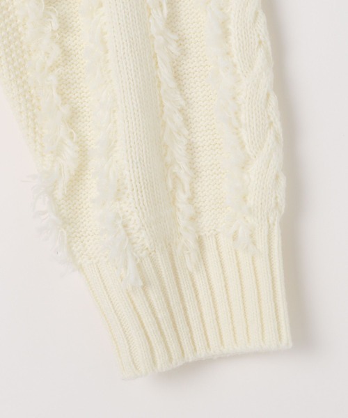 LEPSIM(レプシィム)の「5ゲージケーブルフリンジプルオーバー 595641(ニット/セーター・レディース・ブラック/カーキ/オフホワイト・FREE)」の6枚目の写真