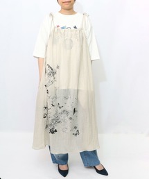 ScoLar(スカラー) 花と蝶柄 線描きキャミワンピース