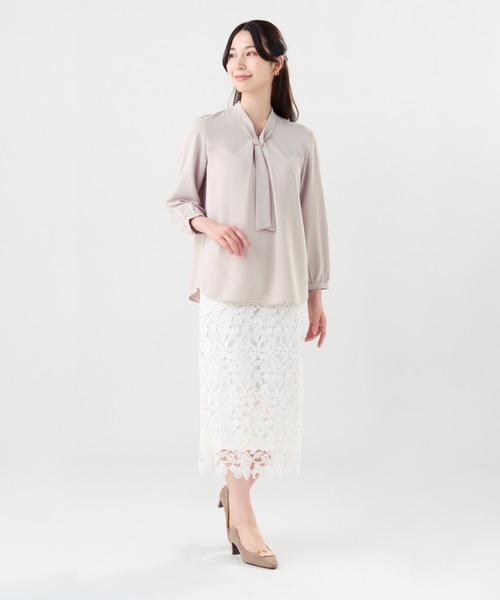 TOKYO SHIRTS（トウキョウシャツ）の「シルキーサテン パーツ付ボウタイ ブラウス（シャツ/ブラウス・レディース・ホワイト/パープル/ベージュ・M/L）」の16枚目の写真