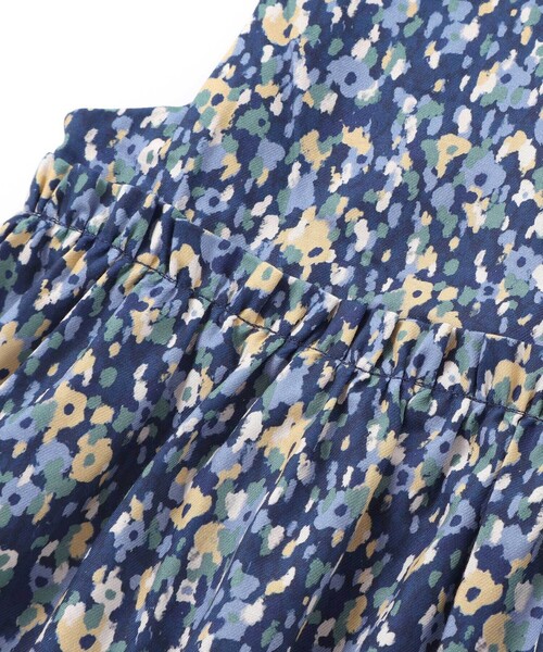 BeBe（ベベ）の「【お揃い】オンフルールフラワープリントジャンパースカート(80~150cm)（ジャンパースカート・キッズ・ブルー系その他2・80ｃｍ/150cm/100cm/130cm/90cm/140cm/120cm/110cm）」の9枚目の写真