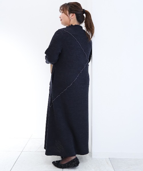 leswel（レスウェル）の「【yuki×leswel】【L～3L 大きいサイズ】ダブルジャージー配色メローワンピース（ワンピース・レディース・ブルー/チャコールグレー・L/3L/LL）」の2枚目の写真