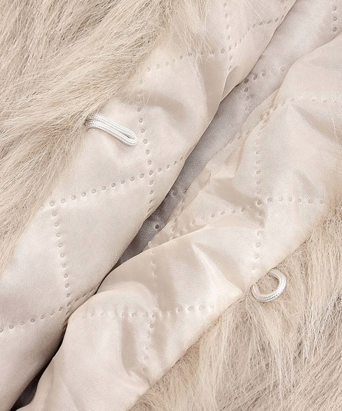 DAY CLOSET（デイ クローゼット）の「【表面ふわふわ、肌さわりスリーク】コーデ華やぐフェイクファーシャギーニットベスト レディース（ベスト・レディース・ベージュ・S/M/L）」の10枚目の写真