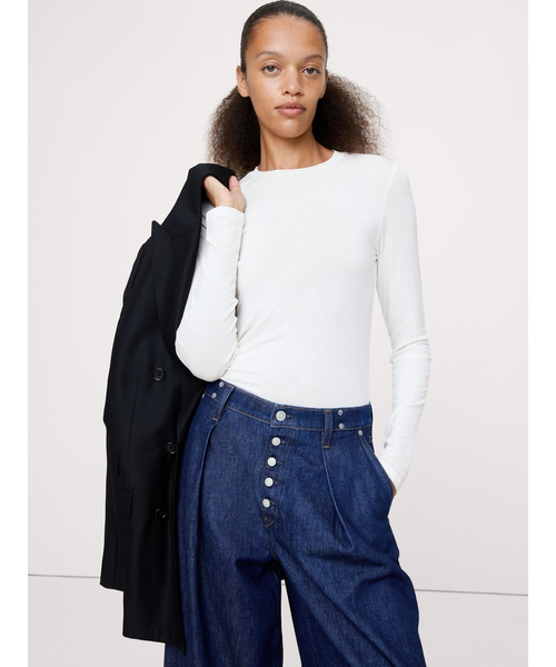 Banana Republic（バナナリパブリック）の「リュクス ウールブレンド クルーネックTシャツ（Tシャツ/カットソー・レディース・アイボリー/チャコールグレー/ブラウン/ネイビー・XS/L/S/M）」の2枚目の写真