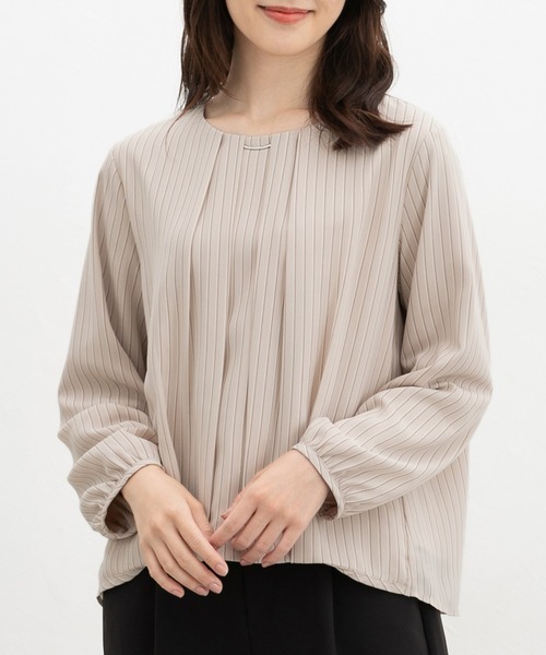 Honeys(ハニーズ)の「【ハニぽか】あったか裏地裾タックブラウス(シャツ/ブラウス・レディース・アイボリー系/グレイッシュブルー/アイボリー/ブラック/ベージュ系・3L/L/LL/M/S)」の17枚目の写真