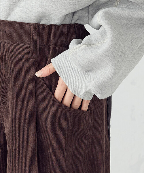 ONIGIRI（オニギリ）の「コーデュロイ カービーパンツ / セットアップ対応（その他パンツ・レディース・ブラウン/ベージュ・MEDIUM）」の8枚目の写真