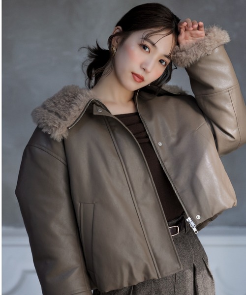 rienda(リエンダ)の「オーバールーズシルエットボンバージャケット 秋服 冬服(ブルゾン・レディース・ホワイト/ライトブラウン・FREE)」の1枚目の写真